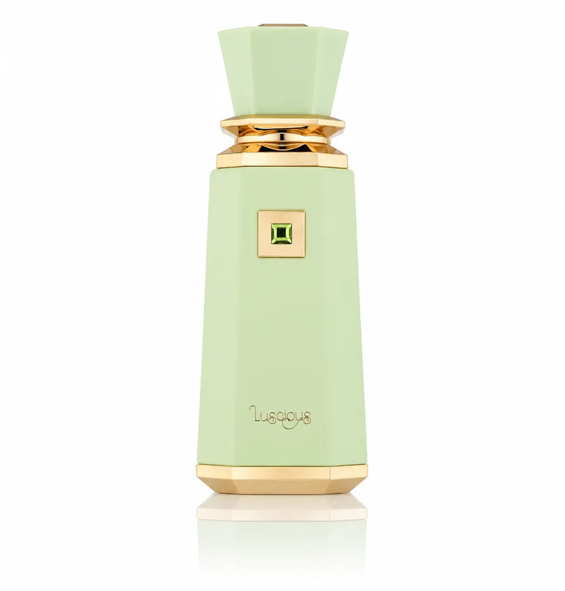 Флакон French Avenue Luscious EDP с огледално отражение на бял фон.