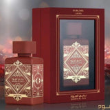 Lattafa Bade'e al Oud Sublime EDP 100 мл – флакон и кутия в рекламна композиция