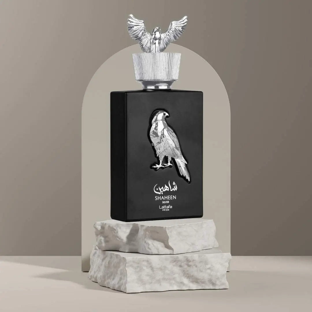 Lattafa Pride Shaheen Silver EDP 100 мл — кадър с фон