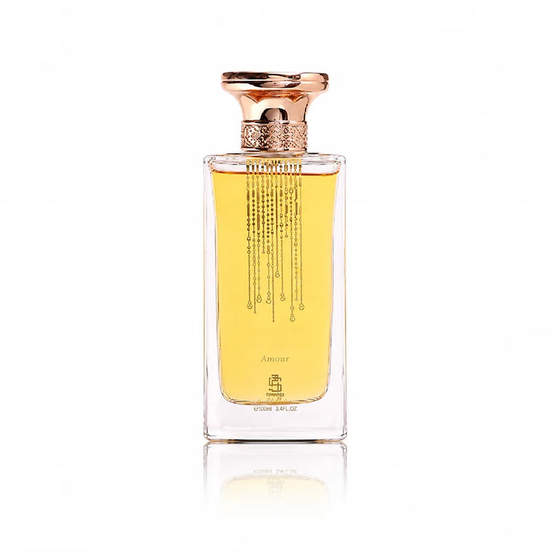 Флакон Aurora Scents Aurora Amour EDP 100 мл с огледално отражение на бял фон.