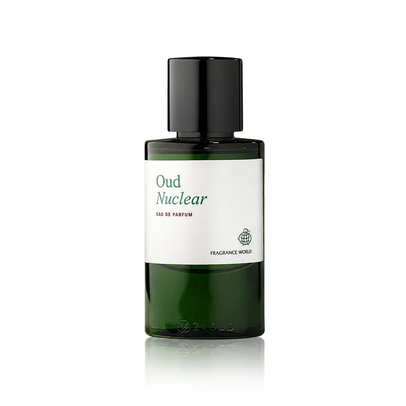Флакон Fragrance World Oud Nuclear EDP 60 мл с огледално отражение на бял фон.