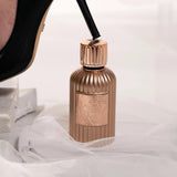 Paris Corner Qissa Delicious EDP 100 мл – флакон в светла рекламна композиция
