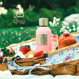Paris Corner Qissa Pink комплект EDP 100 мл + дезодорант 200 мл — кадър с фон